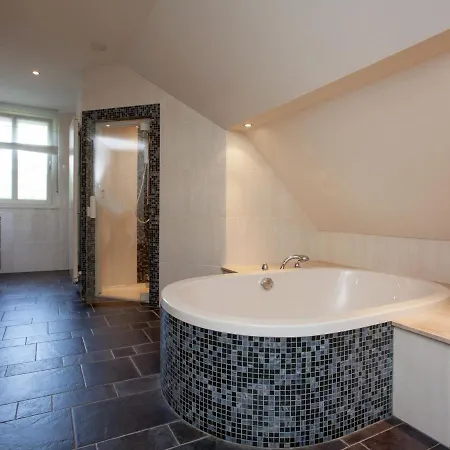 Luxurious In With Wellness 4*